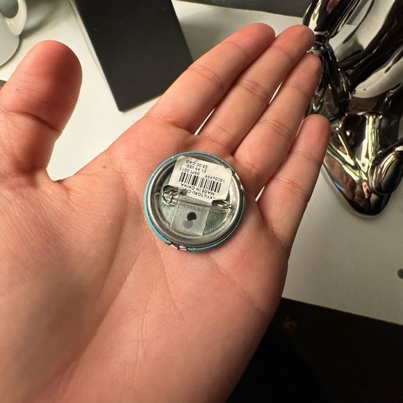 Haikyuu Oikawa Toru Anime Character Pin - Picture 3 of 4